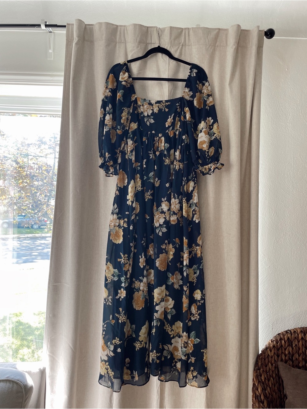 Bump Friendly! Storia Navy Floral Puff-Sleeve Maxi Dress
